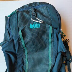 Kids Tarn 18 adventure backpack